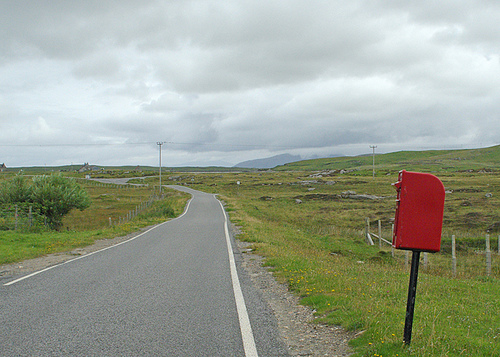 Geocoded parcel delivery